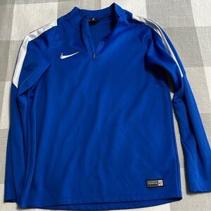 EUC Nike soccer 1/4 zip kids large